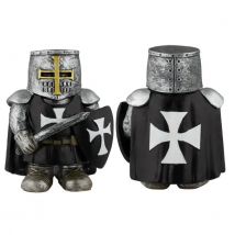 Templario Resina Negra Con Espada 10x7.3