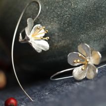 Ohrringe aus 925er-Sterlingsilber mit Blumen und langen Quasten für Damen, thailändischer Prozess, elegante Dame, Sterling-Silber-Schmuck