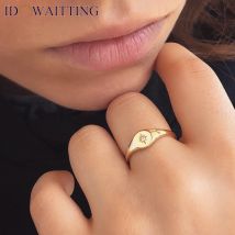 Gold Farbe klassische einfache Nordstern Starburst Siegelringe Micro Pave klar cz Mode Frauen Fingers chmuck