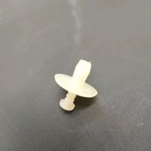 Suitable for Peugeot 1007 106 206 207 3008 306 307 308 408 405 406 508 607 407 806 Expert RCZ 153916 Fuel tank guard Rivet