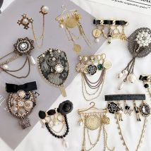 Luxusmarke kreatives Design Kamelienstoff Brosche Mode Perlenmantel Pullover Corsage weibliche Accessoires