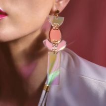 KUGUYS Geometrische, schillernde, lange, baumelnde Ohrringe für Damen, Spiegel-Acryl-Schillerung, große, modische Ohrringe, trendiger Schmuck