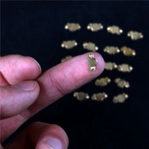 20 stücke 1/12 Hardware Goldene Metall Schublade Griff Zieht Spielzeug Puppenhaus Blumenglasflasche Möbel für Kinder Kinder Puppe Haus Zubehör