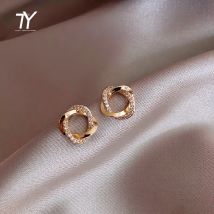 Klassische Einfachheit Geometrische Elemente Kreis Kleine Ohrringe Für Frau Südkorea Sexy Weibliche Schmuck Pendler Einfache Ohrring