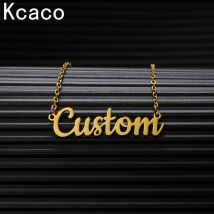 Kcaco Personalisierte Namenskette aus Edelstahl, personalisierter vergoldeter Buchstabenanhänger, einzigartiges Halsband-Namensschild für Frauen, Geschenk