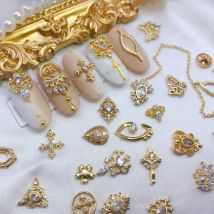 5 Stück alte Nagelkunst Metall Zirkon Dekorationen Nail Art Metall Hohlzubehör Fingernagel Zirkon Bohrer Nagel Charms Nagel Ornament