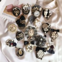 Berühmte Luxus Marke Designer Blume Quaste Brosche Perle Bogen Anzahl 5 Schmuck Broschen Pins Broach für Frauen Vintage Zubehör