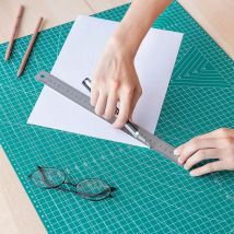 Deli 78400 A4 78401 A3 PVC selbstheilende Papierschneidematte Schreibtisch-Schnittplatte 300 x 200 mm 455 x 305 mm grau-grüne Farbschneidebrett