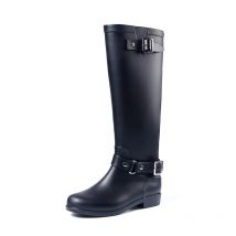 Gummi regen stiefel frauen gummistiefel schwarz galoschen pferd stiefel red zipper hinter hohe schnallen gummistiefel galoschen reiten Stiefel