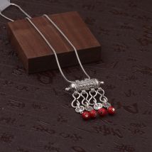 Frauen Gypsy Schmuck Böhmischen Ethnische Red Natürliche Stein Anhänger Halsketten Metall Tibetischen Splitter Farbe Kette Halskette Für Frauen