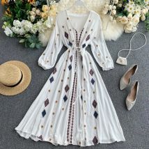 2021 V Neck Vintage Langarm Vestidos Elegante Hohe Taille Bestickt Reise Kleid Böhmischen Midi Kleid Weibliche Vestidos