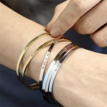 Benutzerdefinierte Phrase Manschettenarmbänder für Frauen Männer personalisierte Koordinaten Text Name Armreifen Edelstahl Schmuck Familie Liebhaber Geschenke