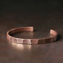 Bracciale in Rame Puro Fatto a Mano per Uomo e Donna, Stile Punk con Incisioni, Gioiello in Metallo Ossidato, Regalo per Lui e Lei