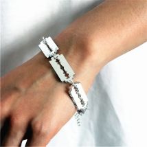 KUGUYS Gold Silber Farbe Klinge Rasiermesser Armband Frauen Männer Männlichen aushöhlen Spiegel Acryl Trendy Fashion Schmuck Zubehör