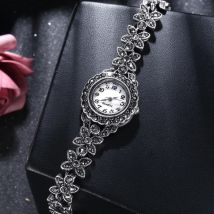 Charme Frauen Alte Silber Überzogene Armbänder Mädchen Kristall Zubehör Mode Dame Quarz Uhren Weibliche Hand Zubehör