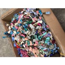 Zufällige Farben DMC-Garne, leicht verfärbt. Farben ähnlich DMC Kreuzstich-Baumwollgarn, Stickgarn, Nähgarn.