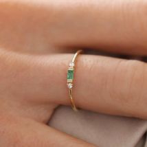 Exquisite 925 Sterling Silver Ring Set With Emeralds, Diamonds, And Cubic Zirconia; An Elegant Jewelry Gift For Women.