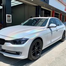 HOHOFILM Matte Weiß Chamäleon Laser Neo Chrom Auto Aufkleber Holographische Auto Aufkleber Laser Auto Body Wrap Vinyl