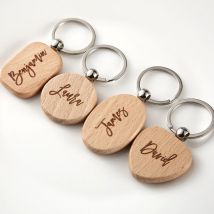 Individuell gravierte Hochzeitsnamen Holz-Schlüsselanhänger – personalisierter Holz-Herz-Schlüsselanhänger – individuelle Geschenke als Geschenk für Hochzeitszubehör