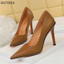 Bigtree sexy Nieten String Perle Damenschuhe Party weiches Leder spitzen Zehen High Heels Pumps Frühling flache Büros chuhe Frauen