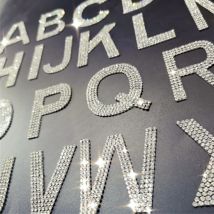 1PCS Glas Hot fix Strass Alphabet Buchstaben Applique Eisen Auf buchstaben Patch Für Kleidung Abzeichen Paste