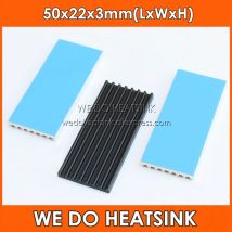 WIR TUN KÜHLKÖRPER Silber/Schwarz 50mm x 22mm x 3mm Aluminium Kühlkörper IC Kühler 50x22x3mm Mit Blau Thermische Band Angewendet