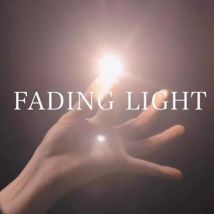 Fading Light von Hau Jiun und Hugo Shih Zaubertricks LED-Daumenlicht Fade In & Fade Out Effekte Bühnenillusionen Gimmicks Requisiten