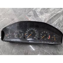 Ein Satz Gauge Face für das Armaturenbrett des Mercedes W140