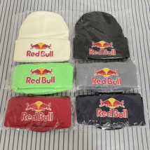 Czapka z dzianiny Red Bull z haftem, czapka typu beanie, czapka Red Bull Unclimbed Urine, czapka cosplay, ciepła zimowa czapka dla mężczyzn i kobiet