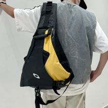 Large capacity chest bag, large capacity side back crossbody bags multiple pockets, suitable for outdoor sports, travel and cycl