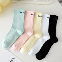 Dreamlikelin 5 paare/los Frauen Herbst Winter Socken Koreanischen Stil Candy Farbe Einfache Brief Drucken Mädchen Mittleren Rohr Socken