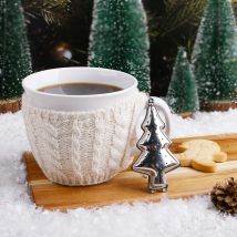 Modernes 12-Unzen-Weihnachtstassen-Set aus weißer Keramik mit cremefarbenen, gemütlichen Ärmeln und baumförmigem Tee-Ei für Kaffee, Tee, Milch