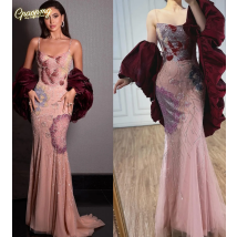 Maßgeschneidertes luxuriöses rosa Abendkleid mit Cape-Ärmeln, verträumtes Designer-Kleid