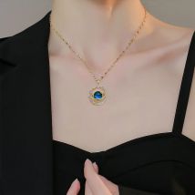 Exquisite Sternenhimmel-Planeten-Halskette – luxuriöse Schlüsselbeinkette aus Edelstahl mit Sternen- und Mond-Design für vielseitige S