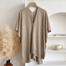 2025 NUOVO Scialle protettivo dal sole per le donne in estate Grembiule lungo sottile ed elegante da viaggio Cardigan lavorato a maglia con mantello alla moda versatile