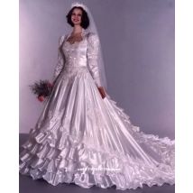 Vintage Prinzessin Hochzeitskleid Langarm Spitze Applikation Rüschen Schleppe Weißer Satin Elegante Brautkleider Maßgeschneidert