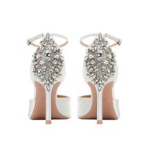 Frühling und Sommer spitze hohle Seide schmieden Strass Hochzeitsschuhe dünne High Heel Bankett große Größe kleine Größe Frauen Sandale