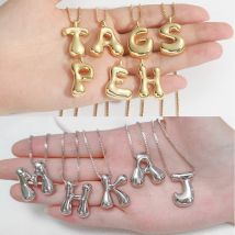 Collana con ciondolo a 26 lettere con catena paffuta a forma di palloncino carino e versatile in acciaio inossidabile