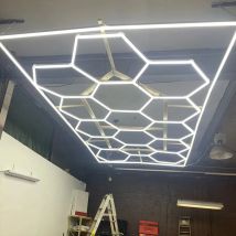 Światło garażowe Sześciokątna lampa LED Wysoce wydajne światło LED o strukturze plastra miodu dostosowane do warsztatu oświetlenia sufitowego fryzjera