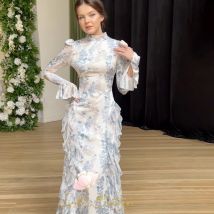 Dubai's Slim-Fit-Langarmkleid für Damen im Frühjahr 2025, mit Bindegürteln, bedruckten Mustern und aus Satinstoff. S-XXL