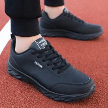 Herren-Laufschuhe, schwarzes PU-Obermaterial, flache und bequeme Wanderschuhe, leichte und lässige Sport-Lederschuhe mit weitem Fuß