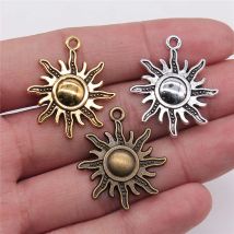 WYSIWYG 10 stücke 28x25mm 3 Farben Sonne Charme Sonne Anhänger Charme Für Schmuck Machen
