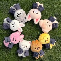 Nuovo ciondolo bambola portachiavi in peluche SKZOO, accessori per zaino, mantello Magic Academy Portachiavi in peluche Regalo per fan giocattolo per bambini