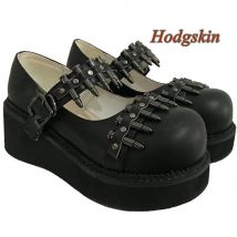 Hohle Nieten-Gürtelschnallen-Pumps, einfarbig, schwarz, flacher Keilabsatz, Damen-Pumps, modisch, lässig, 2025, Neuheiten, Frühling/Herbst-Pumps