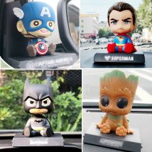 Q-Version von Batman-Spielzeugfiguren, Cartoon-Wackelkopf-Puppe, Auto-Ornamente, Marvel's The Avengers Capped Captain Spiderman-Modellpuppe
