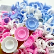 100Pcs Großhandel Einweg Wimpern Kleber Fan Tasse Ringe Halter Container Tattoo Pigment Wimpern Verlängerung Werkzeuge Lash Liefert