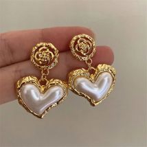 New pleated flower heart earrings imitation pearl French retro fashion luxury accessories women earrings jewelry wedding jewelry