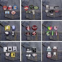 4-6 Teile/satz Cartoon Anime Rolle Emaille Pins Kreative Film Inspiration Katze Dollar Geld Broschen Revers Abzeichen Punk Schmuck geschenke