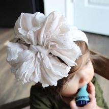 Oversize Spitze Bogen Baby Stirnband Breite Weiche Blume Seide Haarband für Mädchen Kopfbedeckungen Kinder Bogen Knoten Turban Neugeborenen Headwrap