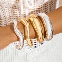 Mode Übertrieben Unregelmäßige Armbänder für Frauen Einfache Hip Hop Rock Persönlichkeit Kunststoff Manschette Armreif Trendy Schmuck